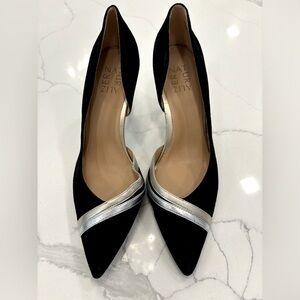 Naturalizer size 8 black heel with metallic gold and silver never worn